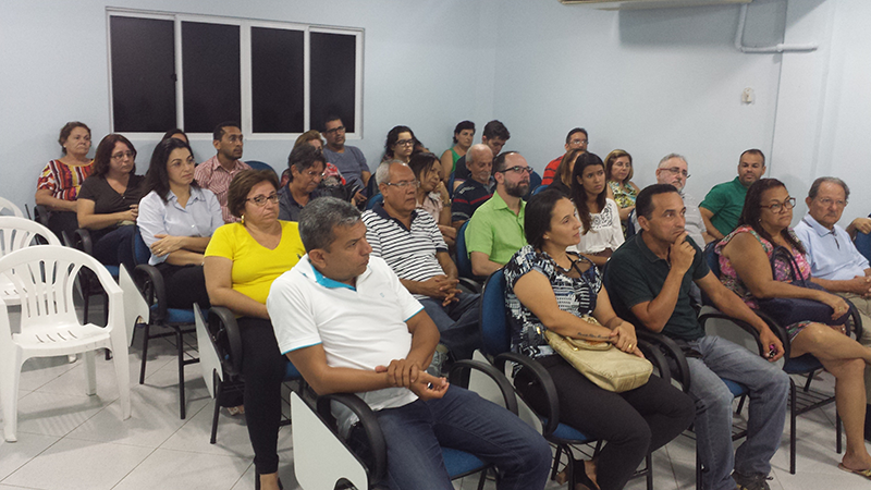 <i>Palestra: Magnetismo e passes de cura aplicados em casos de autismo<br/> Ministrante: Jacob Melo <br/> Local/Data: Instituto Social Iris / Outubro 2016. 
                </i>